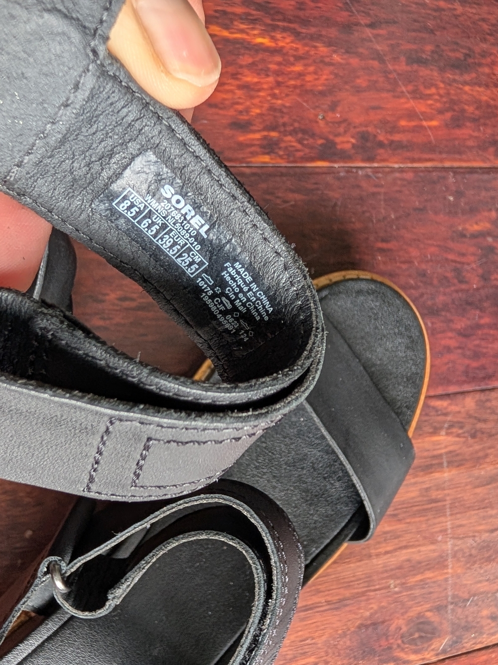 SOREL Joanie IV Y-Strap Wedge Sandals Black Size 8.5 - Picture 6 of 6